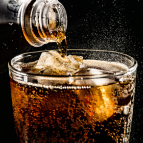 Beber Coca-Cola para tratar diarreia é eficaz e recomendável?