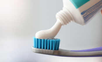 Flúor nas pastas de dentes é venenoso e prejudicial à saúde?