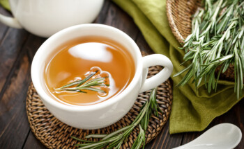 Chá de alecrim protege o cérebro da doença de Alzheimer?
