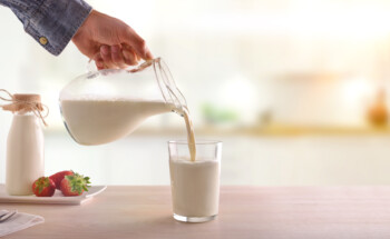 Beber leite com farinha de linhaça e de soja ajuda a emagrecer?