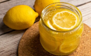 Xarope caseiro de louro e limão limpa os pulmões e combate a tosse?