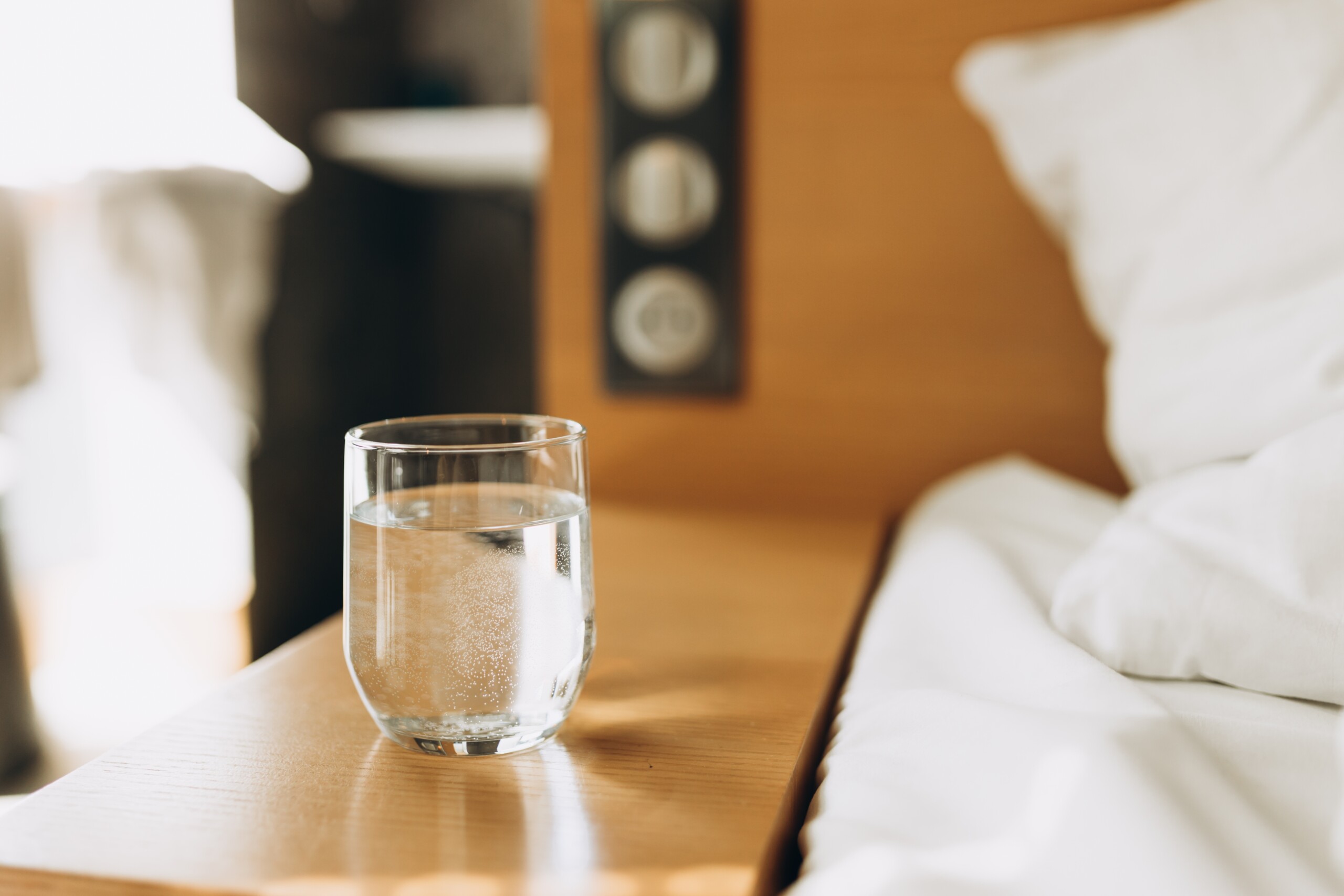Beber água antes de dormir reduz o risco de enfarte