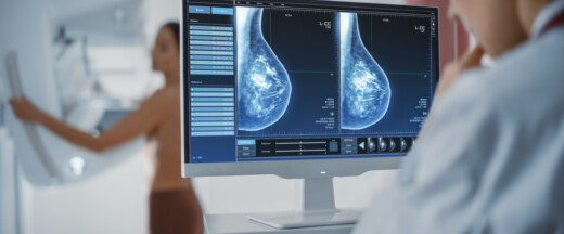 Mamografias são um “crime contra mulheres” porque causam cancro da mama?