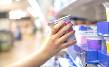 Iogurtes e pudins proteicos: Quais as vantagens? E os riscos?