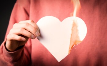 Amor ou controlo? 9 sinais de uma relação tóxica (e 7 de uma relação saudável)