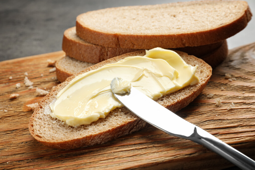 Sollte Butter innerhalb oder außerhalb des Kühlschranks aufbewahrt werden?