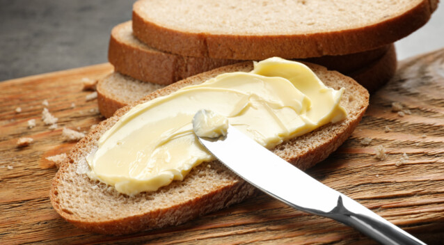 Manteiga deve ser guardada dentro ou fora do frigorífico?